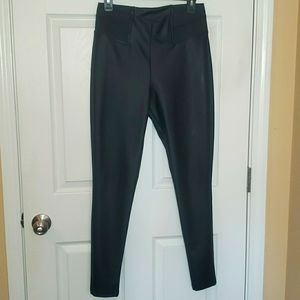 Simply Vera  Black Faux Leather Leggings  Size M